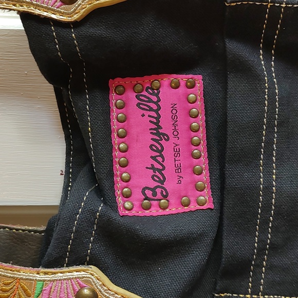 Betsey Johnson tote - Picture 3 of 6